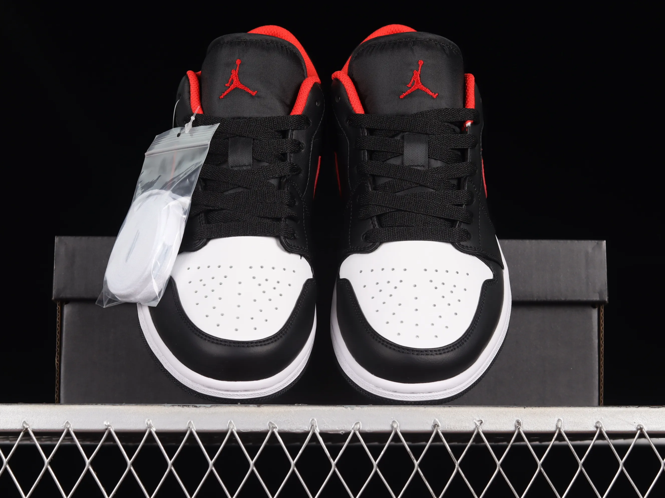 All categories Air Jordan Jordan series basketball shoes Air Jordan 1 Low Air Jordan 1 Low "White Toe" AJ1 Joe 1 small black red toe low-top basketball shoes 553558-063